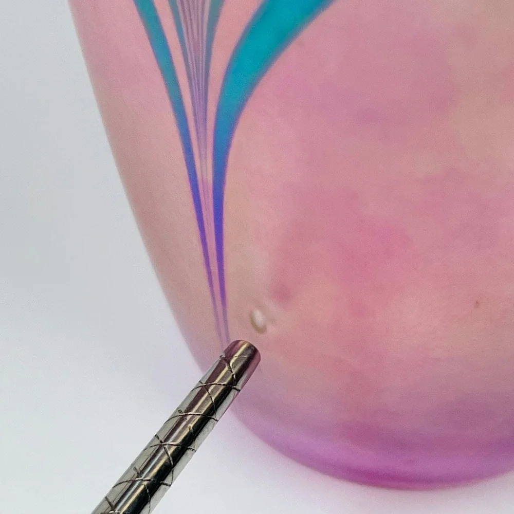 Robert Eickholt Signed 1994 Iridescent MCM Pulled‎ Feather Pink Art Glass Vase